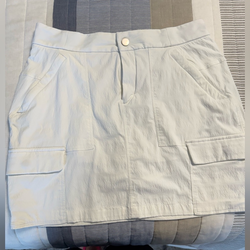 Athleta White Skort with Cargo Pockets